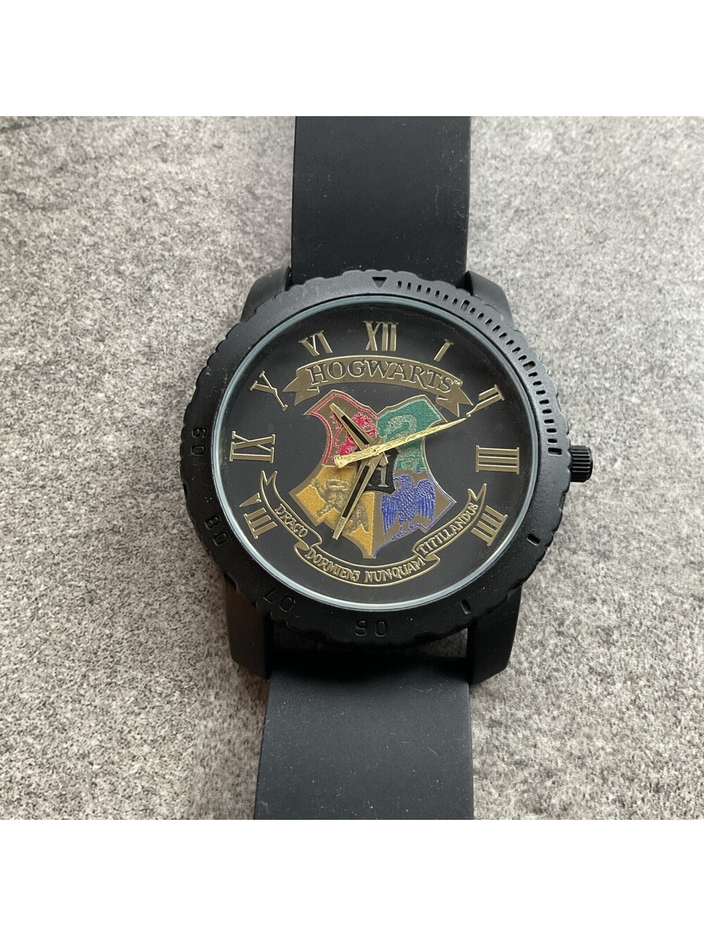 Wizarding World Harry Potter Hogwarts Crest Black & Gold Watch Silicone Band A19